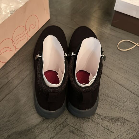 Easy Spirit Women's TShuffle Ankle Bootie - Picture 7 of 7